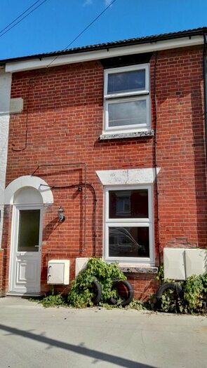 3 Bedroom Flat To Rent In Varna Road, Southampton, SO15