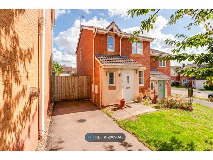 3 Bedroom Semi-Detached House To Rent In Grant Close, Kettering, NN15