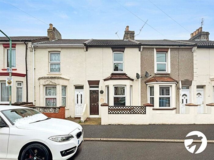 3 Bedroom Terraced House To Rent In Selbourne Road, Gillingham, ME7