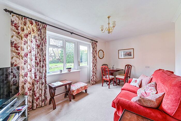 1 Bedroom Flat For Sale In Forge Close, Hayes, Bromley, BR2