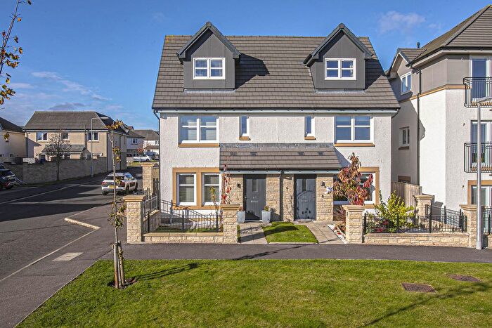 3 Bedroom Semi-detached House For Sale In Mcdonald Street, Dunfermline, KY11