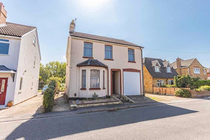 4 Bedroom Detached House For Sale In Penn Road, Datchet, SL3