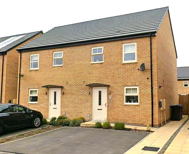 3 Bedroom Semi Detached House To Rent In Hutton Grove, Hull, East Riding Of Yorkshire, HU9