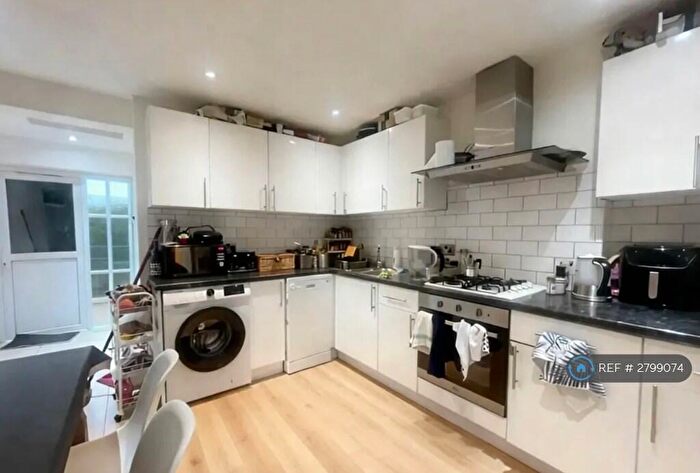 4 Bedroom Terraced House To Rent In Maiden Road, London, E15