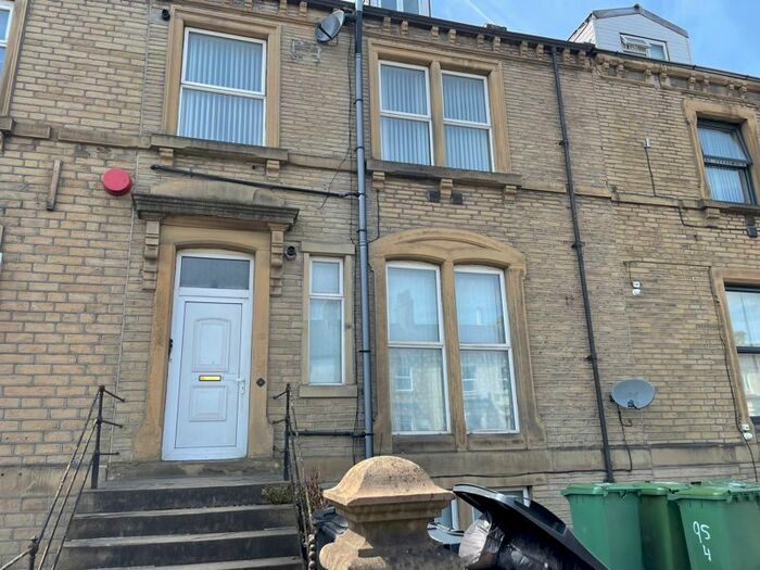 1 Bedroom Flat To Rent In Bradford Road, Hillhouse, Huddersfield, HD1