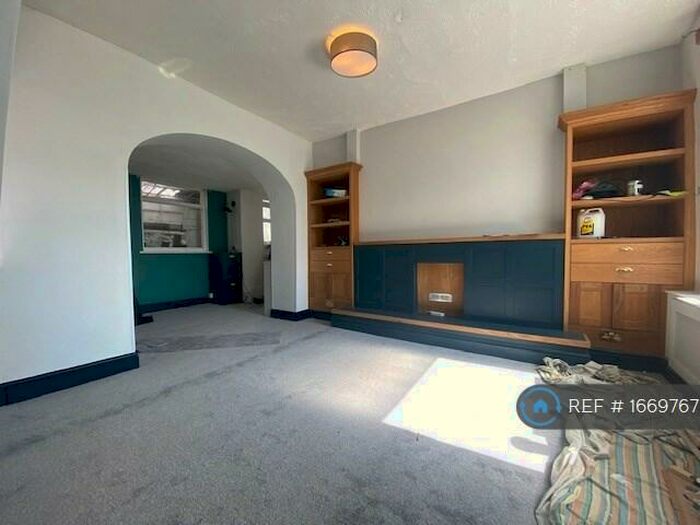 2 Bedroom Terraced House To Rent In Spencer Place, Treharris, CF46