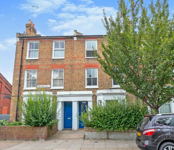 3 Bedroom Flat To Rent In Sulgrave Road, London, W6