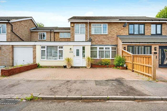 4 Bedroom Detached House For Sale In Rivermead Gardens, Sandy, Bedfordshire, SG19