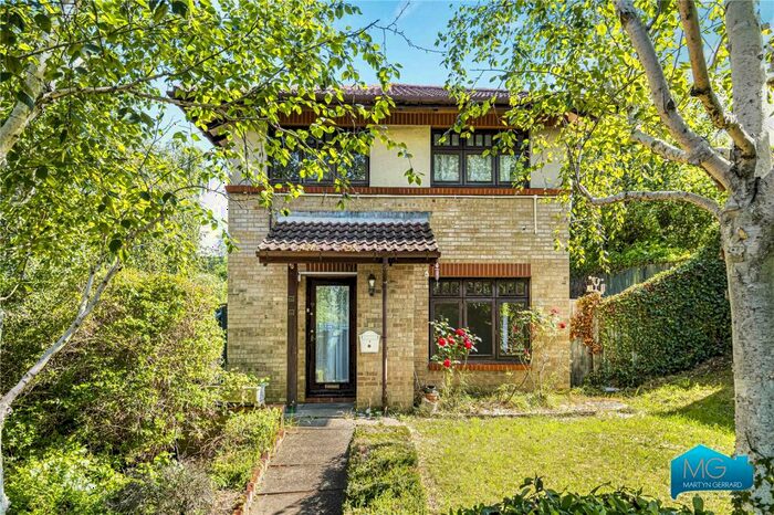 3 Bedroom Detached House To Rent In Dollis Park, Finchley, London, N3