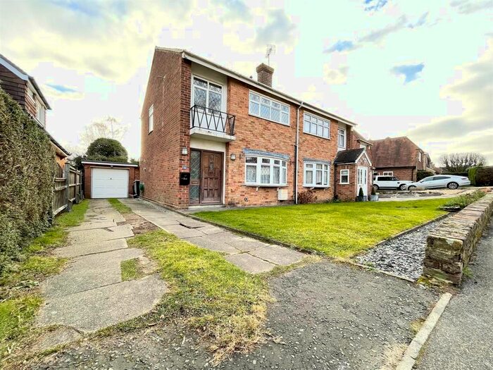 3 Bedroom Semi-Detached House To Rent In Tradescant Drive, Meopham, Gravesend, DA13
