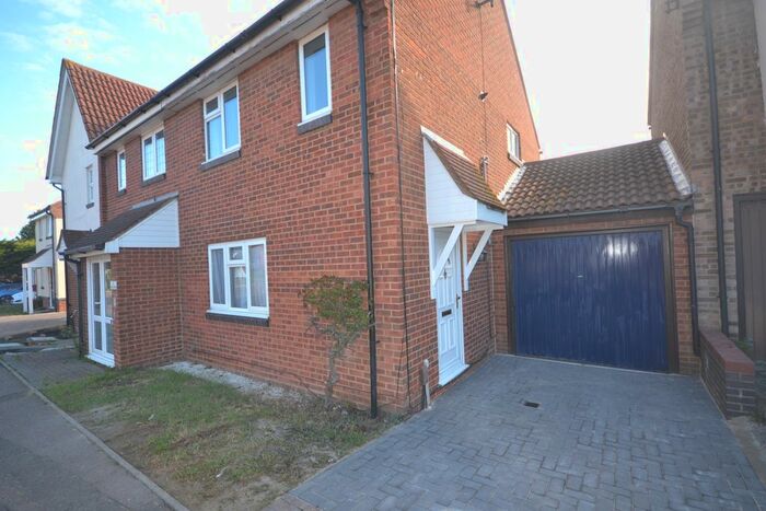 3 Bedroom End Of Terrace House To Rent In Mallards, Shoeburyness, Southend-On-Sea, Essex SS3