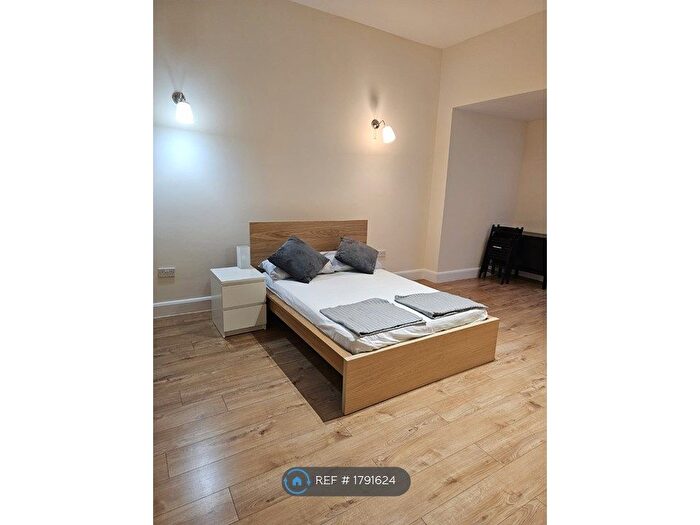 2 Bedroom Flat To Rent In Eastwood Road, Ilford, IG3