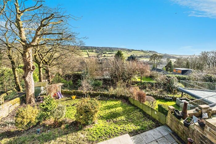 4 Bedroom Detached House For Sale In Orchard Rise, Sowerby Bridge, HX6