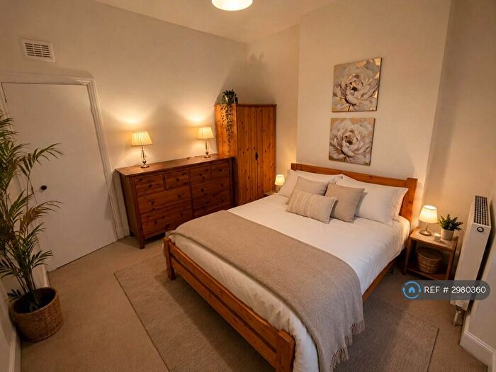 2 Bedroom Flat To Rent In Forth St, Stirling, FK8