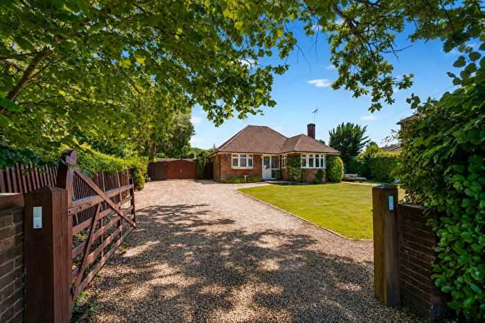 3 Bedroom Chalet For Sale In Lyndhurst Road, Ashurst, Southampton, SO40