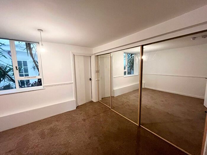 1 Bedroom Flat To Rent In Bedford Square, Brighton, BN1