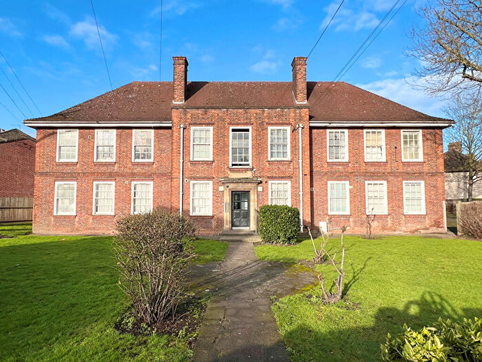 Flat To Rent In Latymer Road, Edmonton, N9