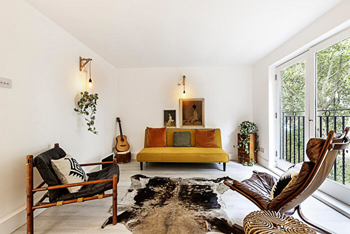 2 Bedroom Flat To Rent In St Matthew's Row, London, E2