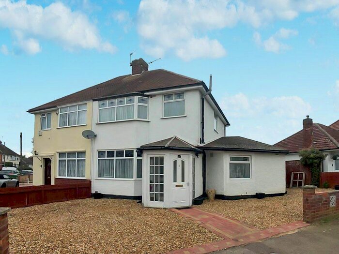 3 Bedroom Semi-Detached House To Rent In First Avenue, Wellingborough, NN8