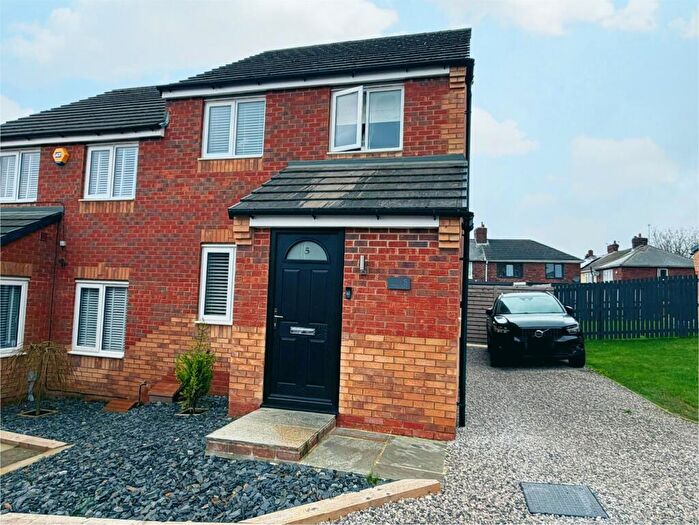 3 Bedroom Semi-Detached House For Sale In Kirker Close, Goldthorpe, Rotherham, S63
