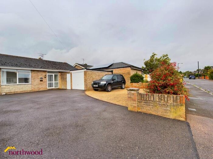 3 Bedroom Detached House To Rent In Walton Avenue, Twyford, Banbury, OX17