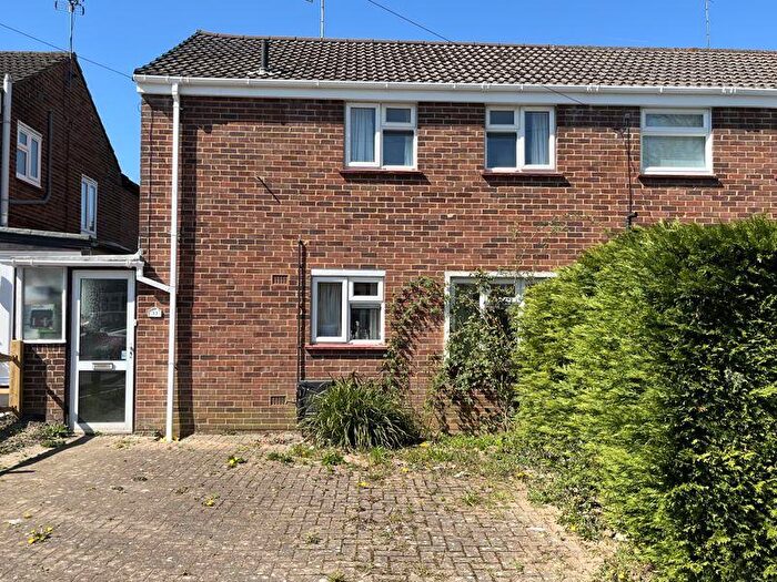 2 Bedroom Semi-Detached House For Sale In Pond Meadow, Guildford, GU2