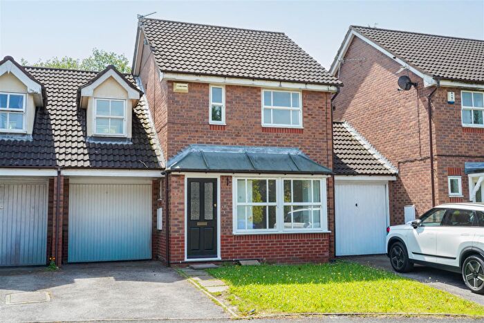 3 Bedroom Link Detached House For Sale In Caistor Close, Whalley Range, M16