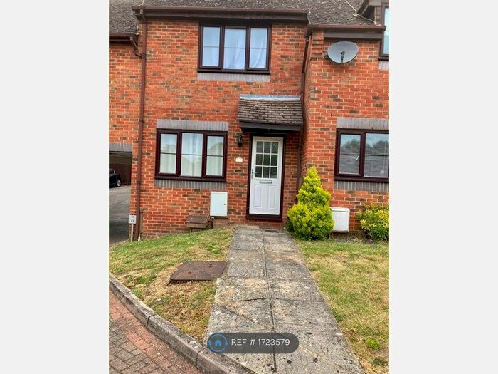 1 Bedroom Terraced House To Rent In The Cloisters, High Wycombe, HP13