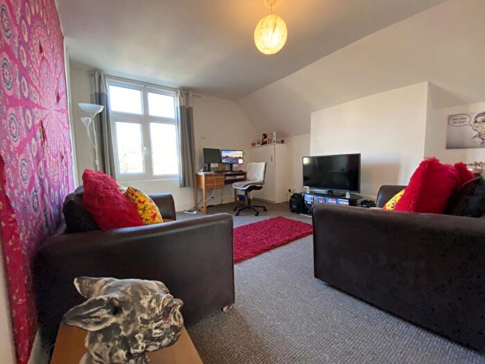 2 Bedroom Flat To Rent In Richmond Road, Roath, CF24