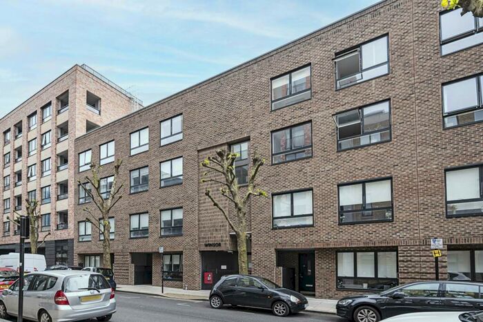 2 Bedroom Maisonette To Rent In Wyke Road, Hackney Wick, London, E3