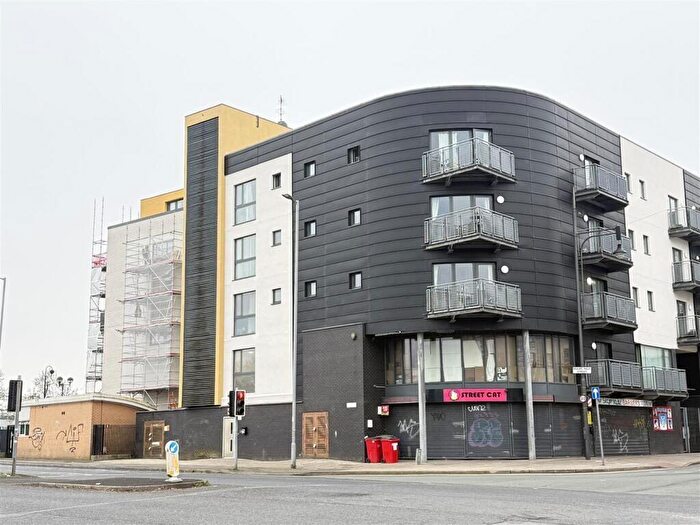 1 Bedroom Flat For Sale In Greenheys Lane West, Manchester, M15