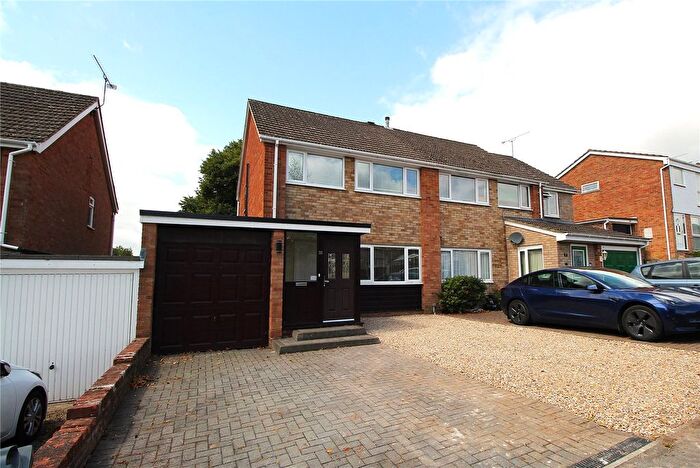 3 Bedroom Semi-Detached House To Rent In Southview Rise, Alton, Hampshire, GU34