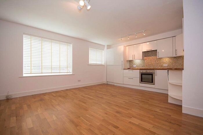 1 Bedroom Flat To Rent In Chivalry Road, Clapham Junction, SW11