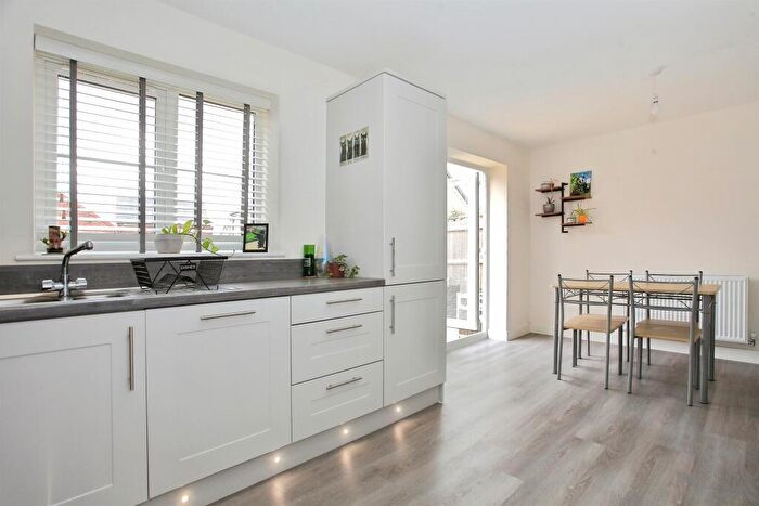 3 Bedroom Detached House For Sale In Woodroffe Drive, Crowland, Peterborough, PE6