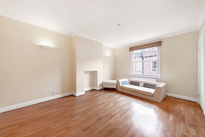 2 Bedroom Flat To Rent In Drayson Mews, Kensington, London, W8