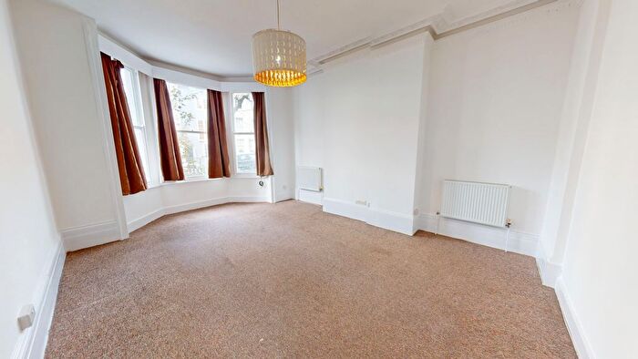 1 Bedroom Flat To Rent In Upper Rock Gardens, Kemptown, Brighton, BN2
