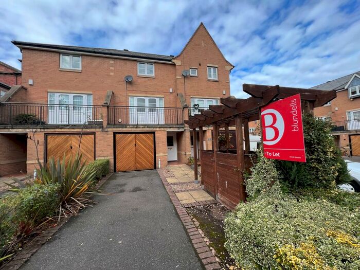 3 Bedroom House To Rent In Nightingale Close, Chesterfield, S41