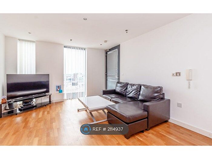 1 Bedroom Flat To Rent In The Quays, Salford, M50