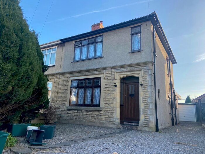 4 Bedroom Semi-Detached House To Rent In Mackie Grove, Filton, Bristol, BS34