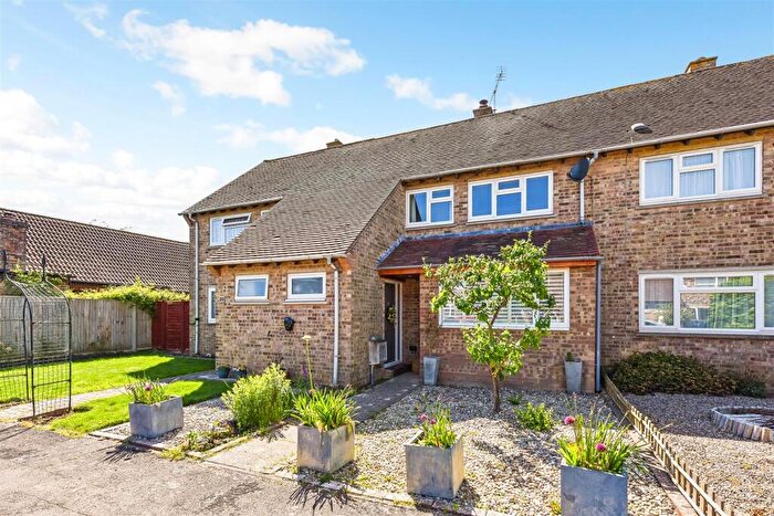 3 Bedroom House To Rent In Shamrock Close, Bosham, PO18