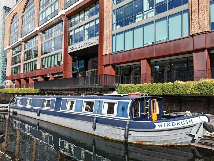 3 Bedroom Houseboat For Sale In Windrush, Wapping, E1W