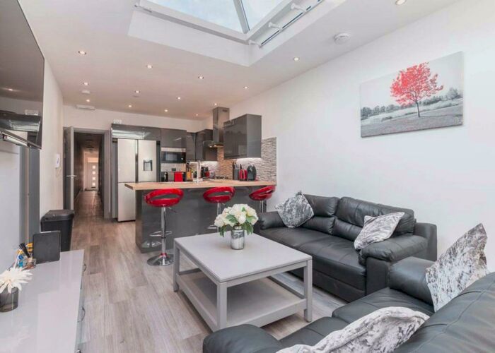 6 Bedroom House To Rent In Teignmouth Road, B29