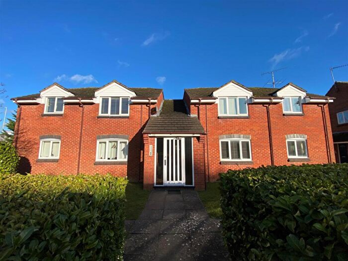 1 Bedroom Apartment To Rent In Nash Close, AL9