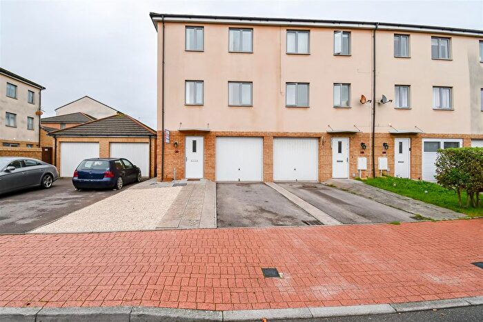 3 Bedroom End Terrace House For Sale In Heol Y Porthladd, Barry, CF63
