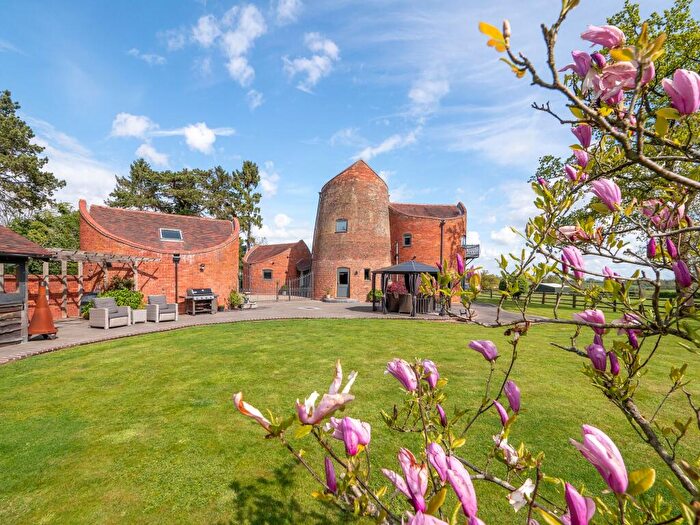 4 Bedroom Character Property For Sale In Rowington, Warwick, CV35