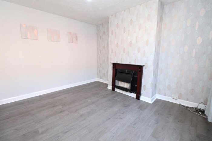 2 Bedroom End Of Terrace House To Rent In Claremont Place, Leeds, West Yorkshire, LS12
