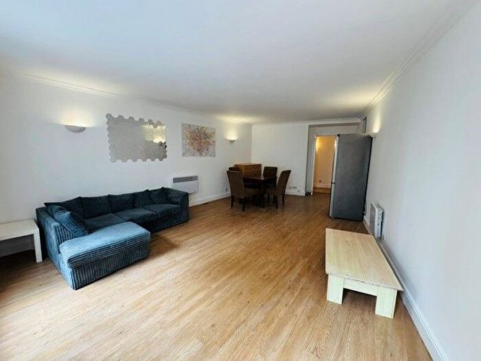 3 Bedroom Flat To Rent In Cornell Building, Coke Street, London, E1