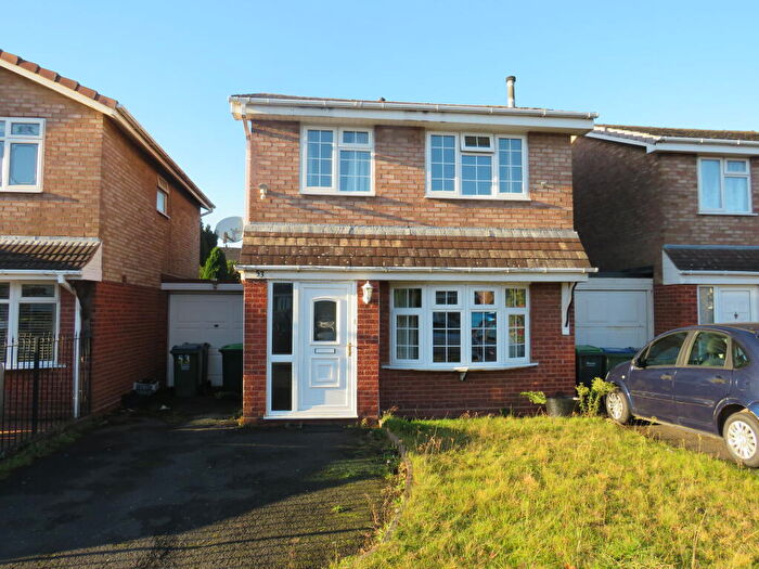 3 Bedroom House To Rent In Macdonald Close, Tividale, Oldbury, B69
