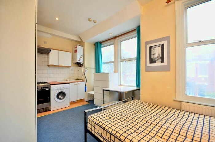 Studio To Rent In Cathles Road, Clapham South, London, SW12