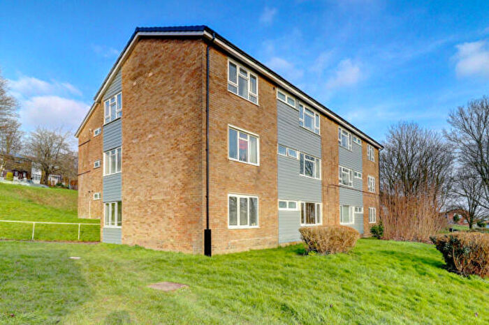 1 Bedroom Maisonette For Sale In The Pastures, High Wycombe, HP13